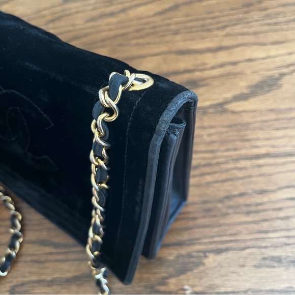 Rare Vintage Chanel Black Velvet Lambskin Chain Single Flap Shoulder Bag - Picture 3 of 16
